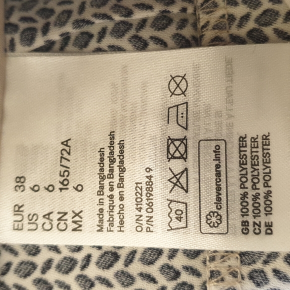 🎈SALE! Bundle 3 for $30.H & M printed shorts - Picture 2 of 7